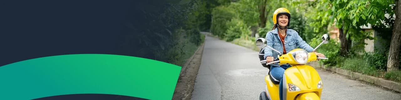 Młody kierowca na motorowerze – egzamin na prawo jazdy kategorii AM dla nastolatków